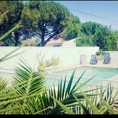 Suite Parentale Avec Petit Sejour Et Piscine Карпантра Экстерьер фото